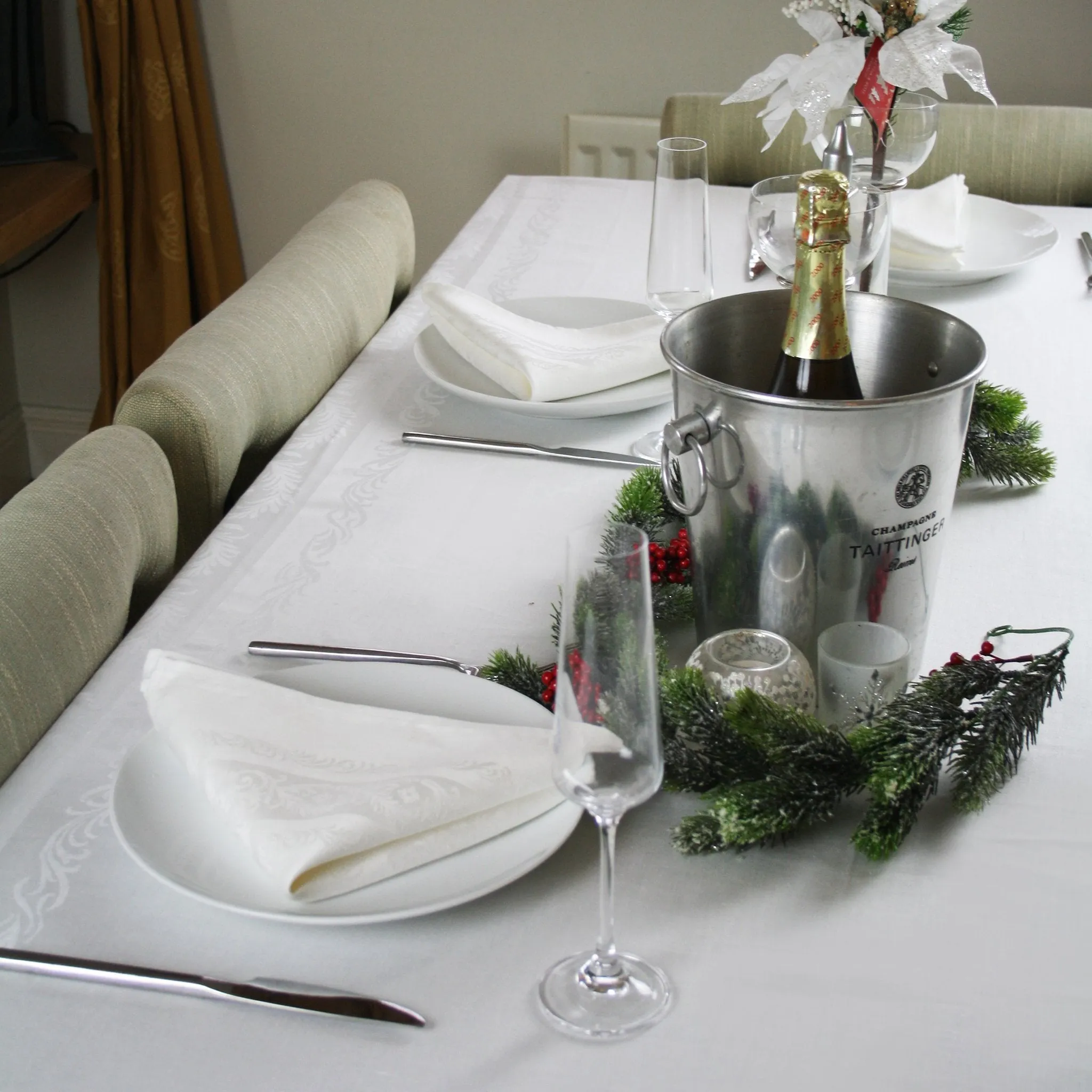 Fine Scroll Double Damask Irish Linen Tablecloth